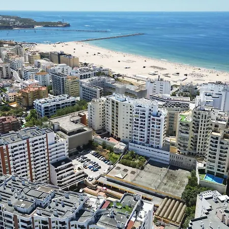 #150 Da Rocha Nearby Апартаменти *